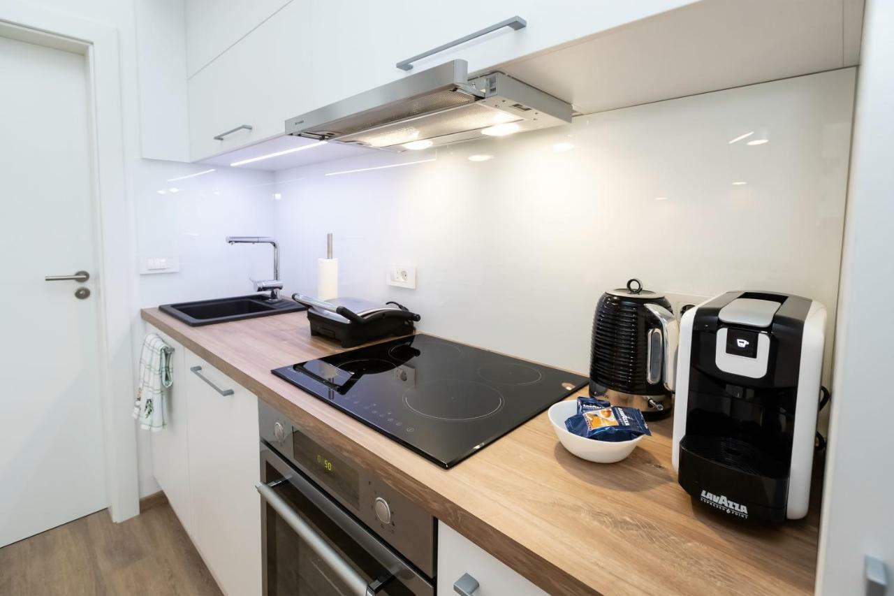 Apartma J.E.Z. ボーヒニ エクステリア 写真