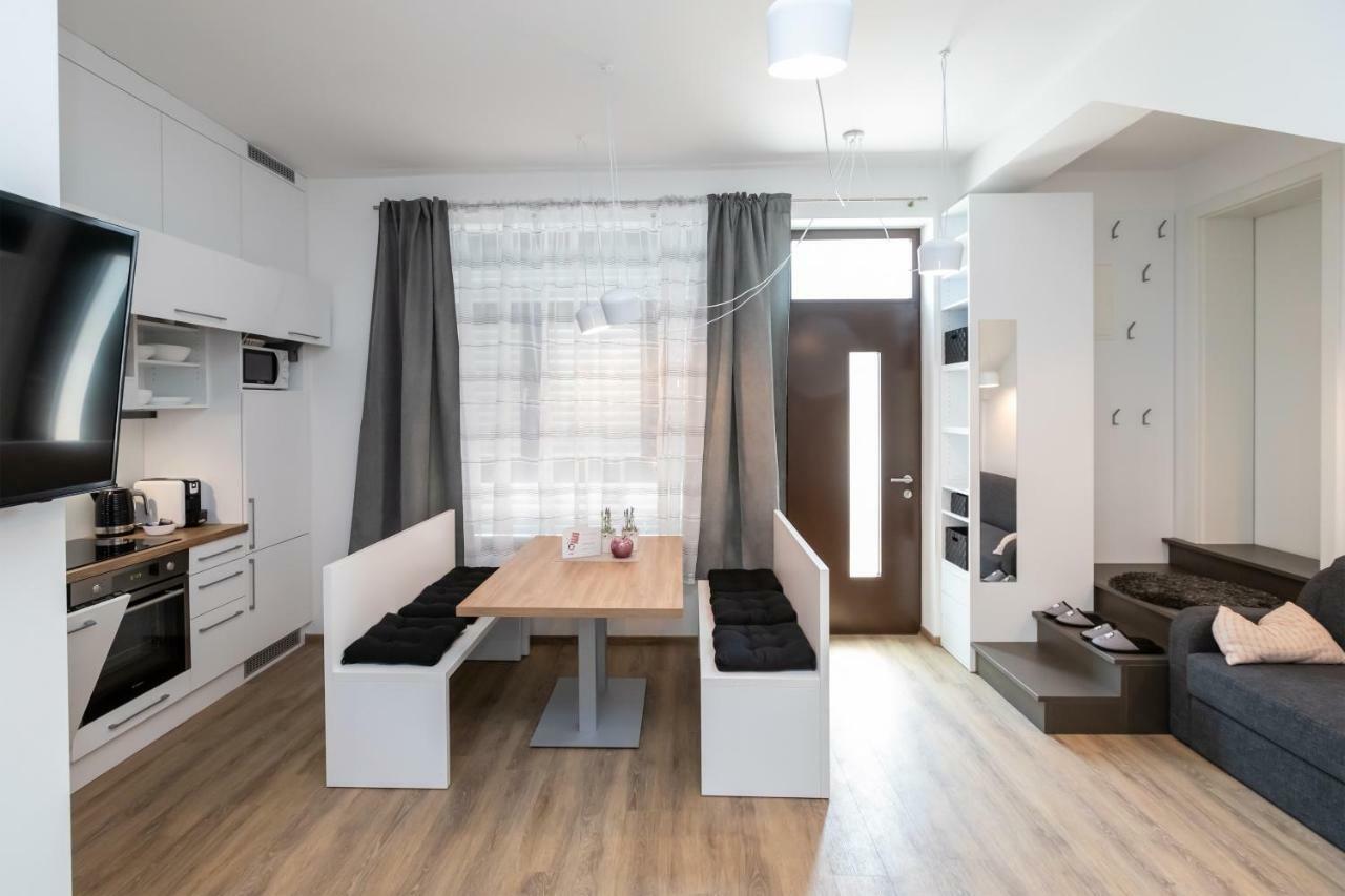 Apartma J.E.Z. ボーヒニ エクステリア 写真